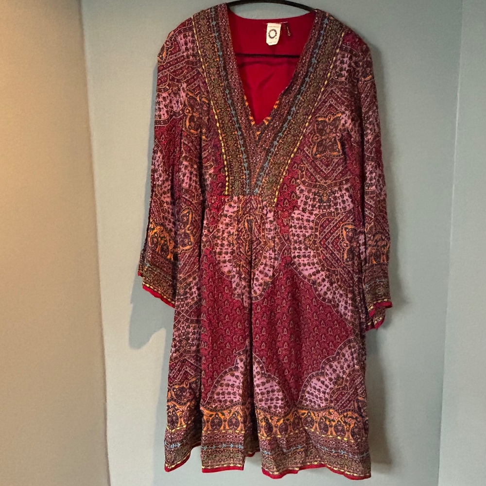 GORGEOUS embroidered Anthropologie tunic